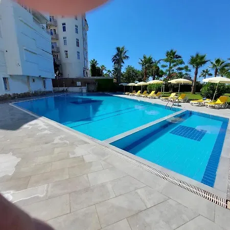 Apartment Royal 4 *